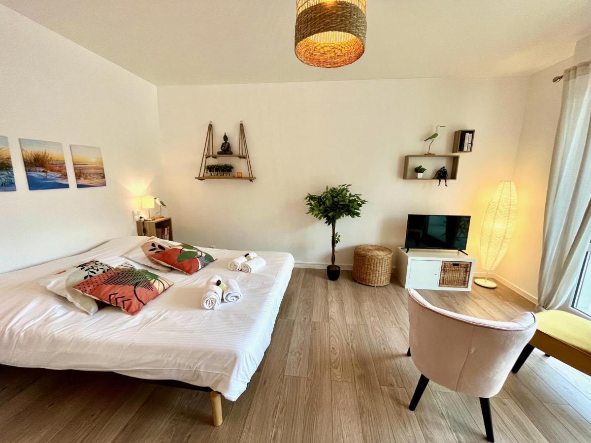 Nihal, Studio Proche Zenith Avec Parking Et Balcon 캉 외부 사진